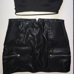 Forever 21 Women’s mini leather skirt